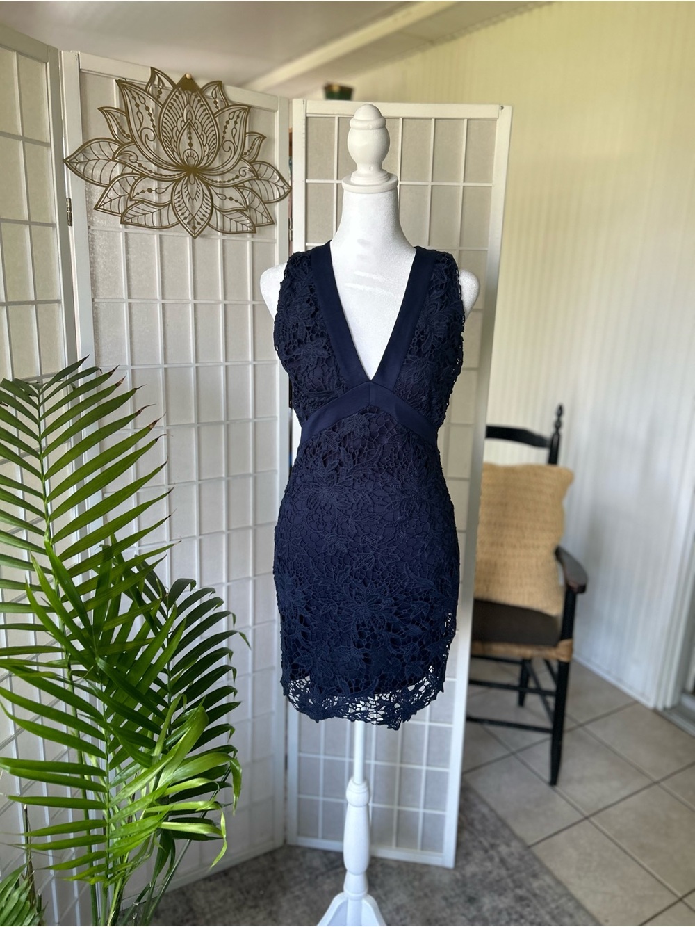 Just Me Navy Blue Lace V-Neck Sleeveless Cocktail Dress